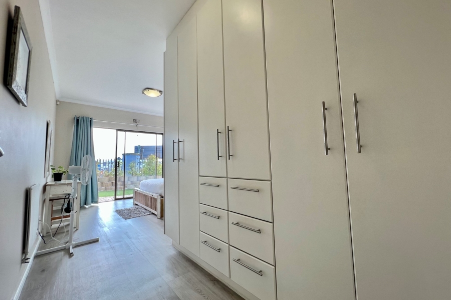 To Let 2 Bedroom Property for Rent in Big Bay Western Cape